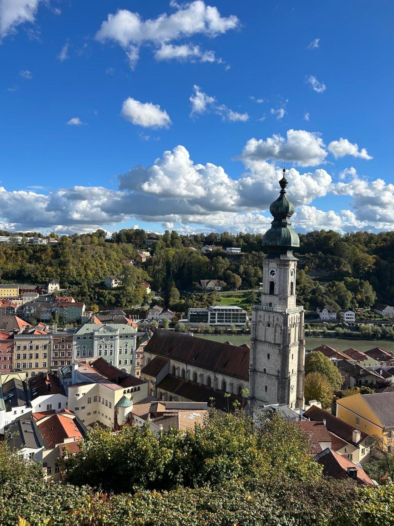 Fewo-Lavees Moderne Zentrale Fewo Nahe Omv Wacker Kliniken Burg -Eigener Eingang-Schluesselloser Check In Burghausen Zewnętrze zdjęcie